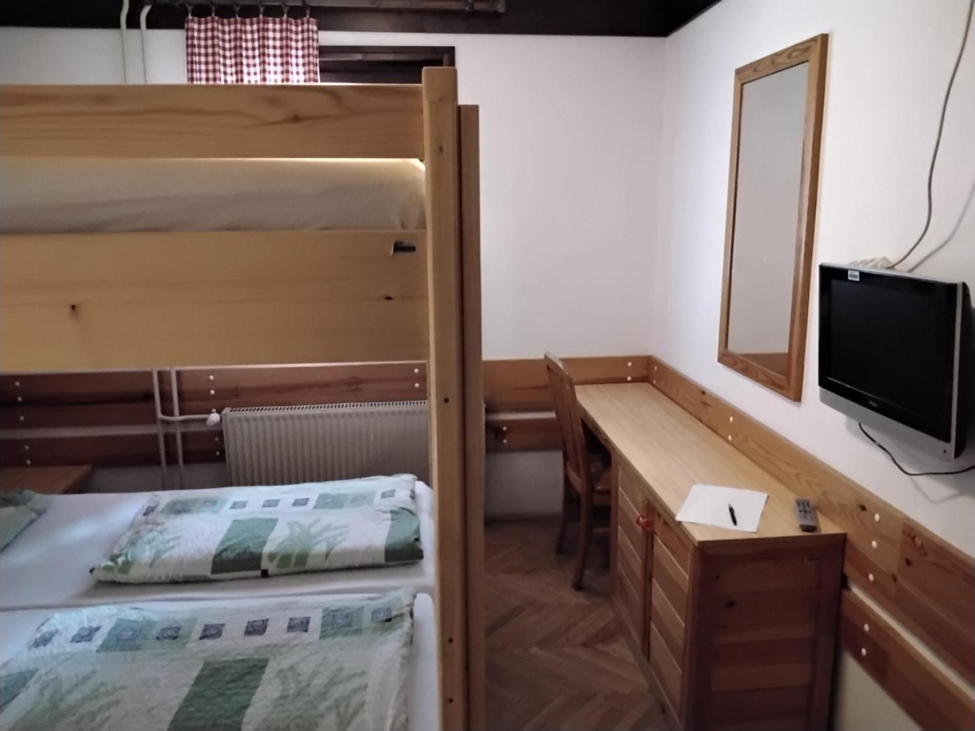 Accommodation And Restaurant Tia Церклье-на-Гореньскем Экстерьер фото